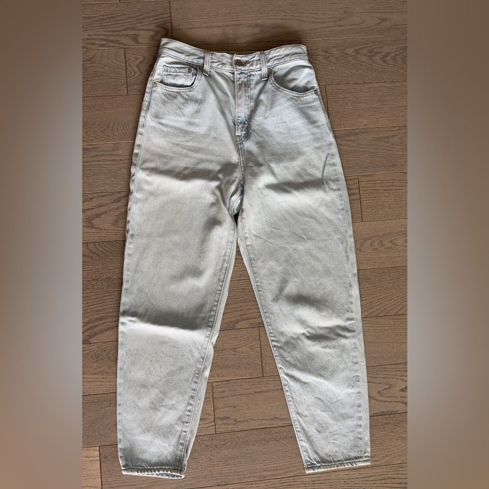 Levi's Women's Light blue High Loose Taper Jeans